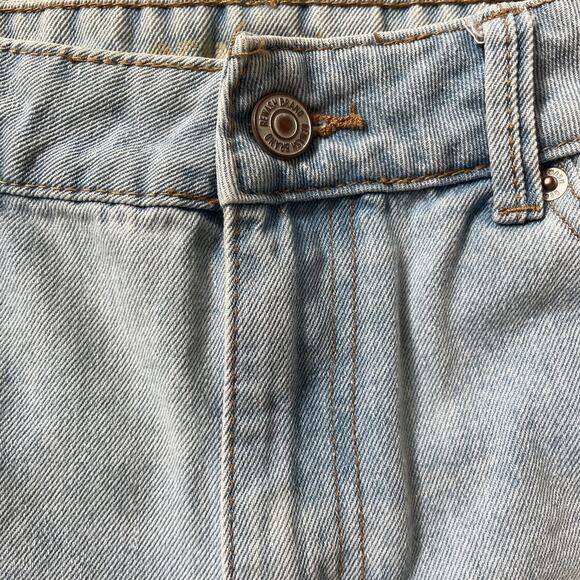 Rewash High-Rise Distressed Denim Shorts | Light Wash, Frayed Hem, Size 1 (25) - Picture 6 of 6